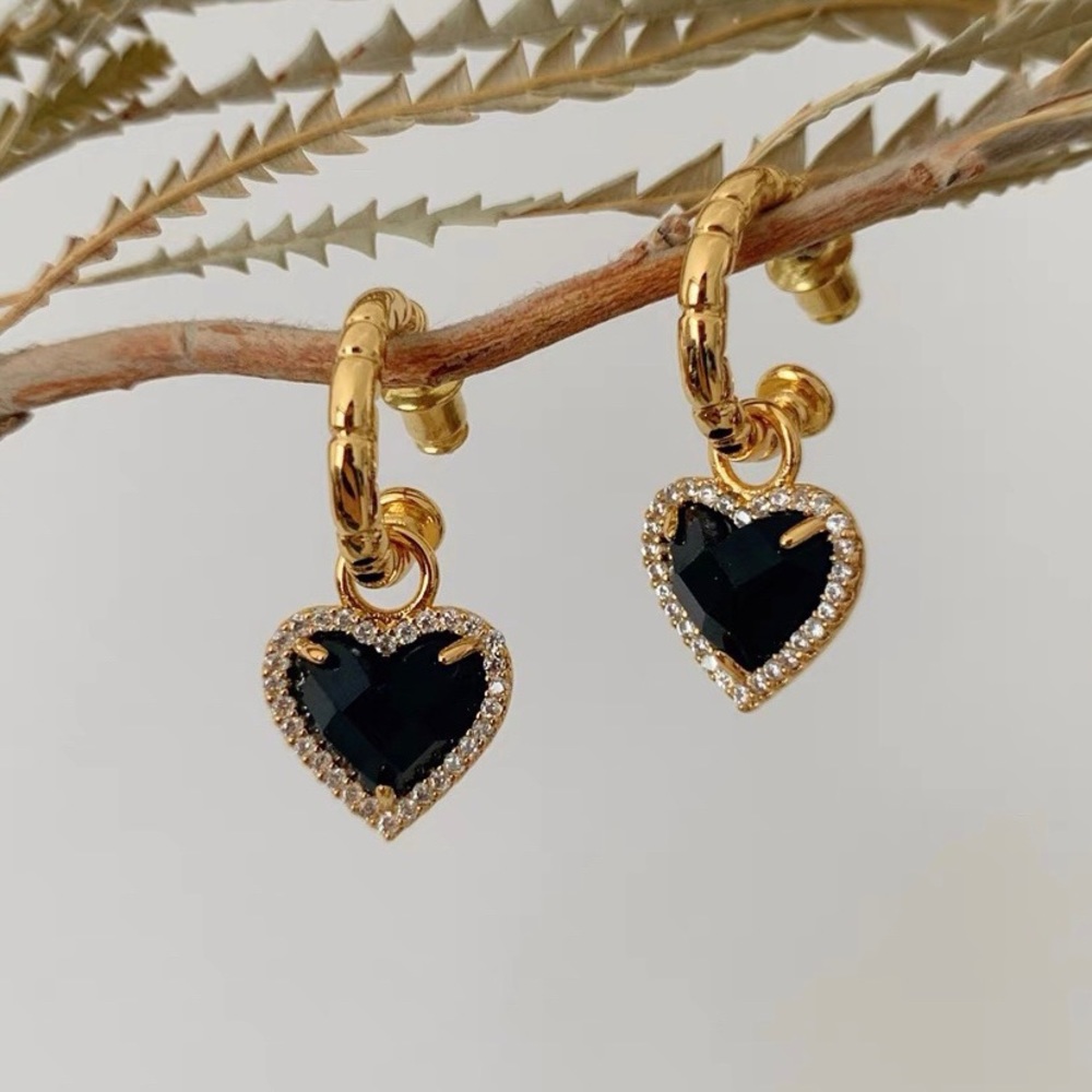 Black onyx earrings,dangle heart earrings,heart shaped earrings, heart earrings